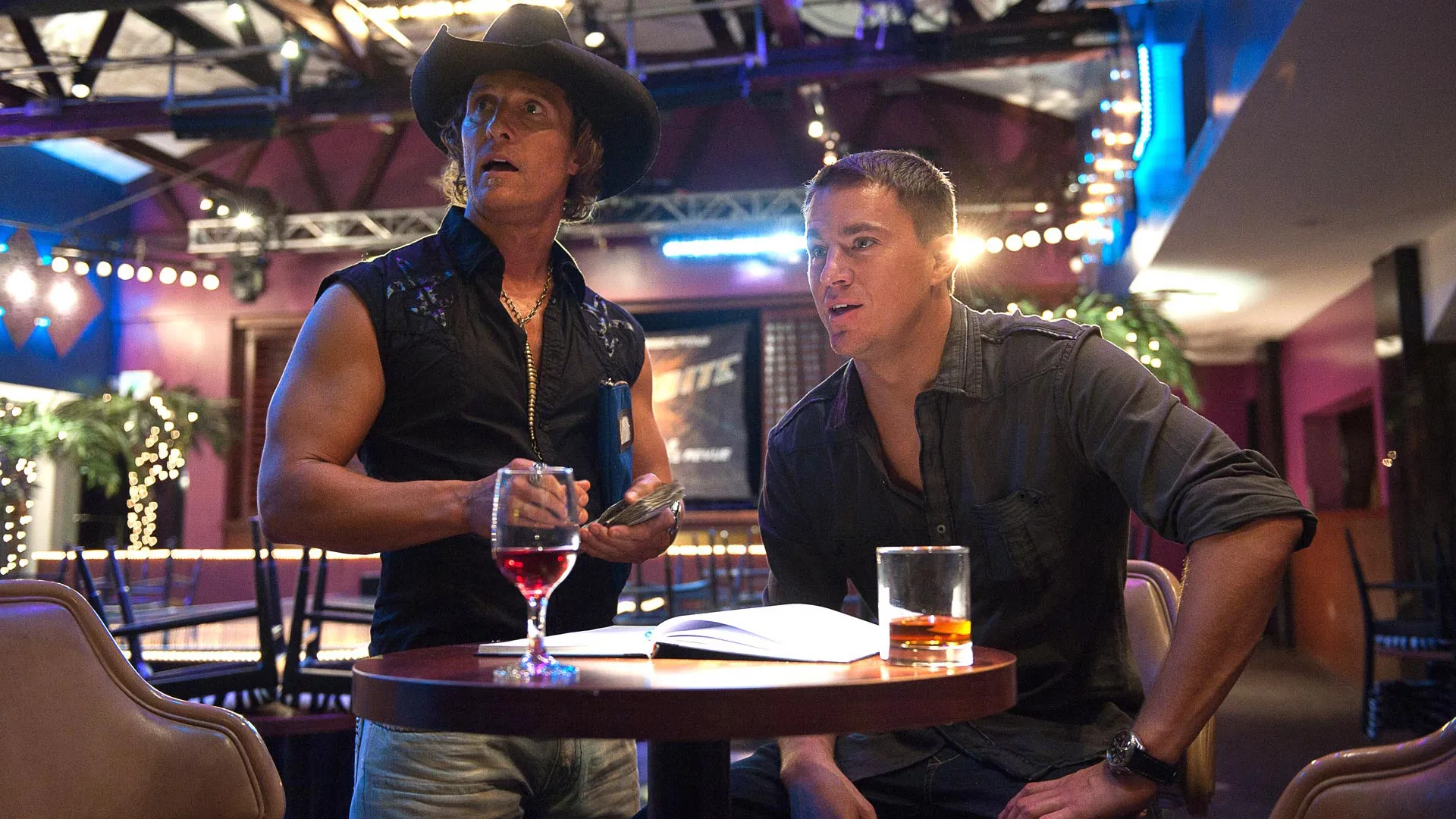 Striptiz Kulübü - Magic Mike (2012) 2012, Alex Pettyfer, Avery Bigelow, Channing Tatum, Cody Horn, Dram, Komedi, Matthew McConaughey, Müzik, Olivia Munn, Reid Carolin, Steven Soderbergh
