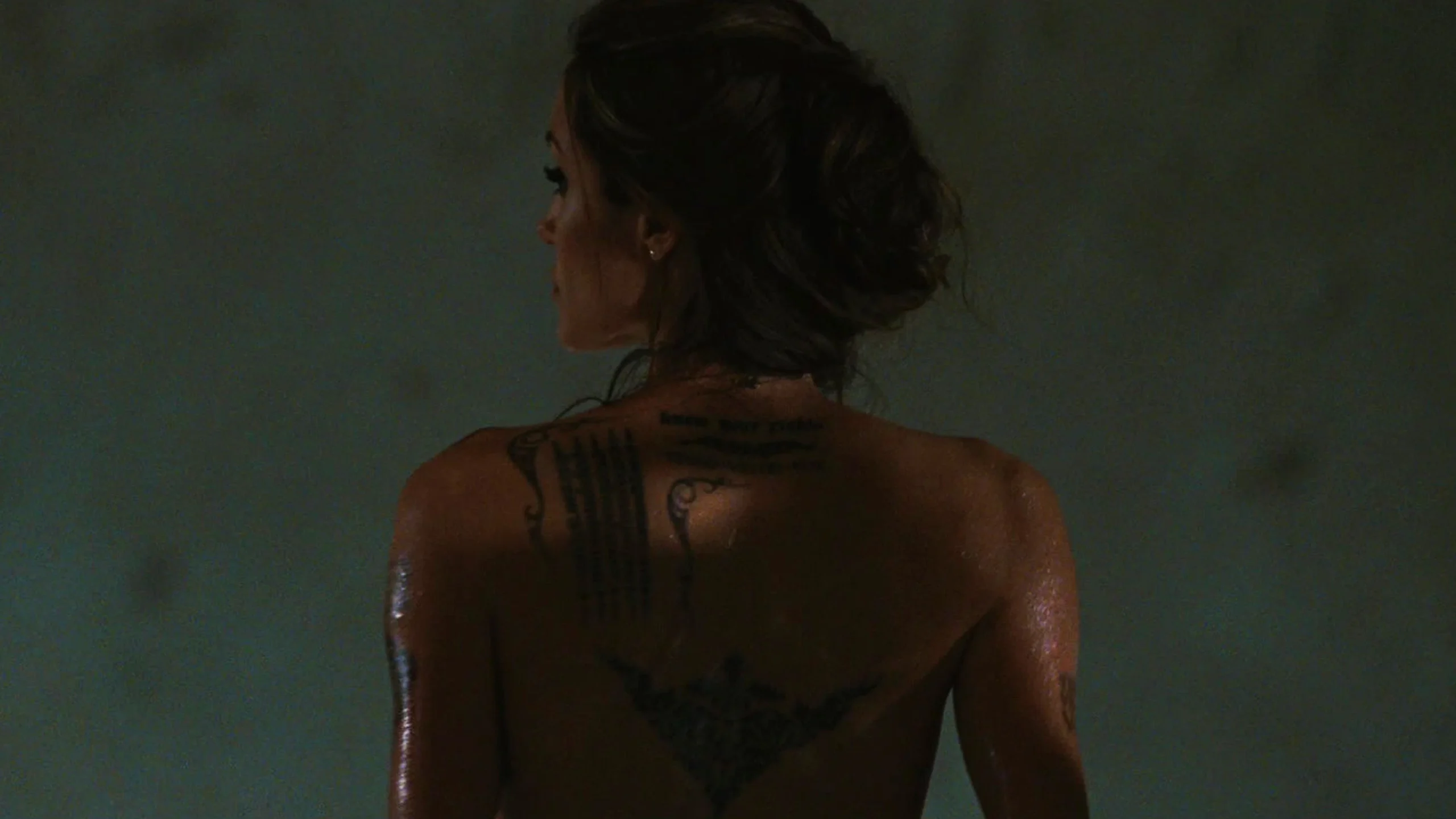 Wanted (2008) 2008, Aksiyon, Angelina Jolie, Chris Morgan, Derek Haas, Gerilim, James McAvoy, Michael Brandt, Morgan Freeman, Suç, Terence Stamp, Thomas Kretschmann, Timur Bekmambetov