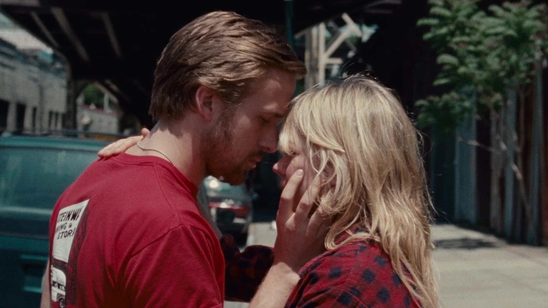 2010 yapımı film Aşk ve Küller - Blue Valentine'nin bilgileri, fragmanı ve diğer detayları içerikte yer alıyor.