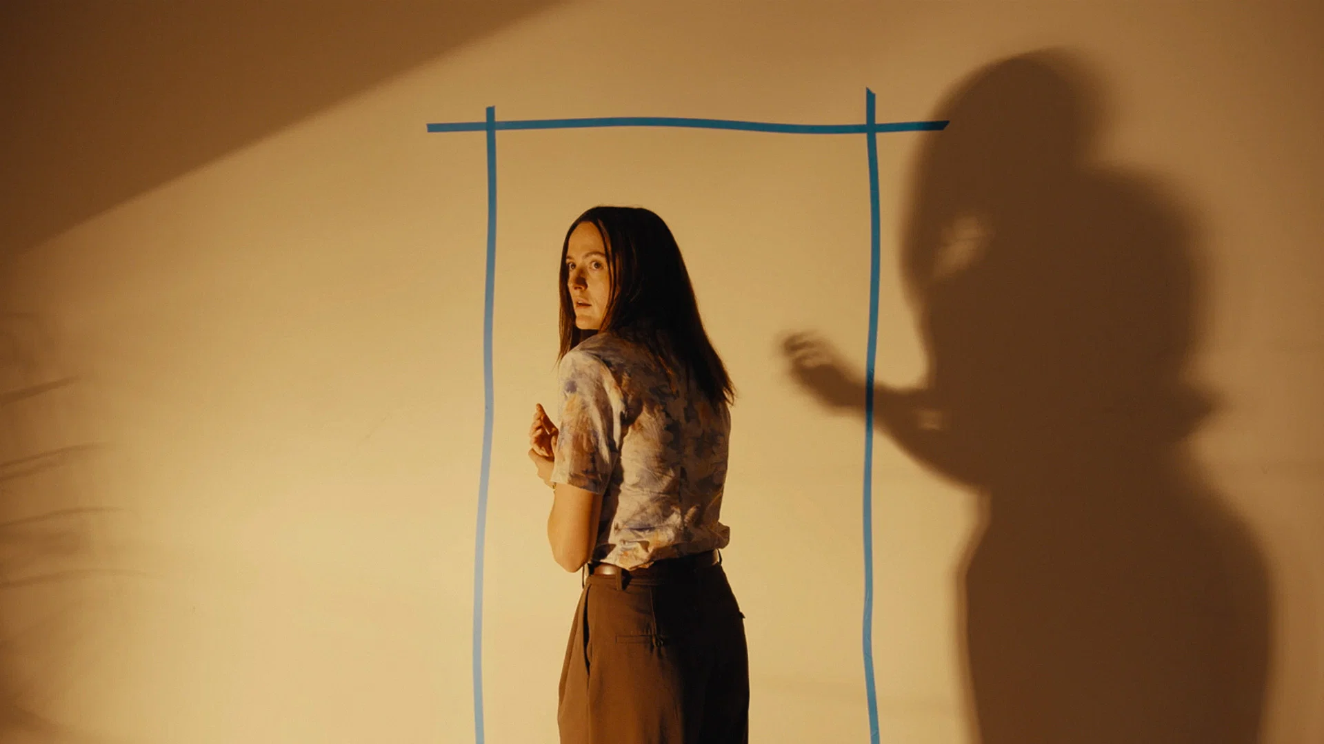 Backrooms (2026) 2026, Bilim Kurgu, Chiwetel Ejiofor, Finn Bennett, Kane Parsons, Korku, Lukita Maxwell, Mark Duplass, Renate Reinsve, Will Soodik