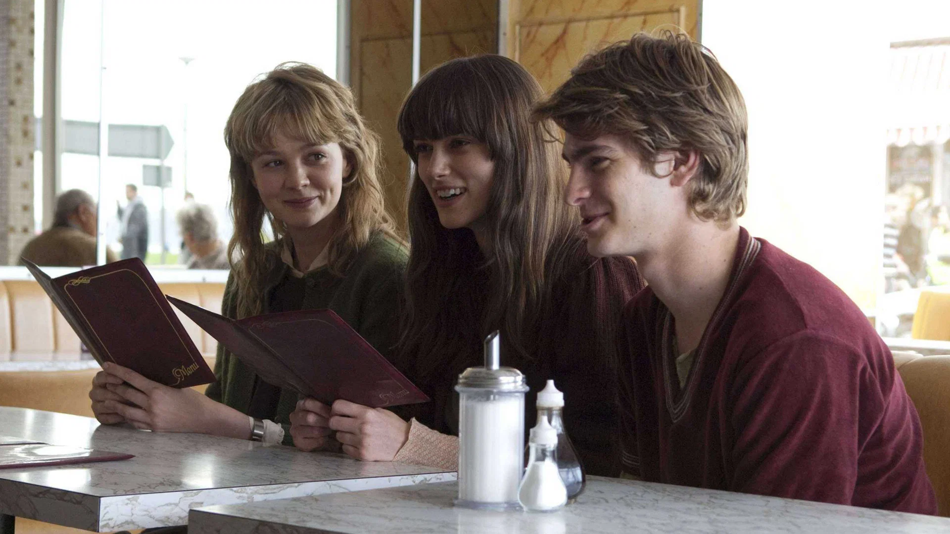 Beni Asla Bırakma - Never Let Me Go (2010) 2010, Alex Garland, Andrew Garfield, Carey Mulligan, Charlie Rowe, Dram, Izzy Meikle-Small, Kazuo Ishiguro, Keira Knightley, Mark Romanek, Romantik