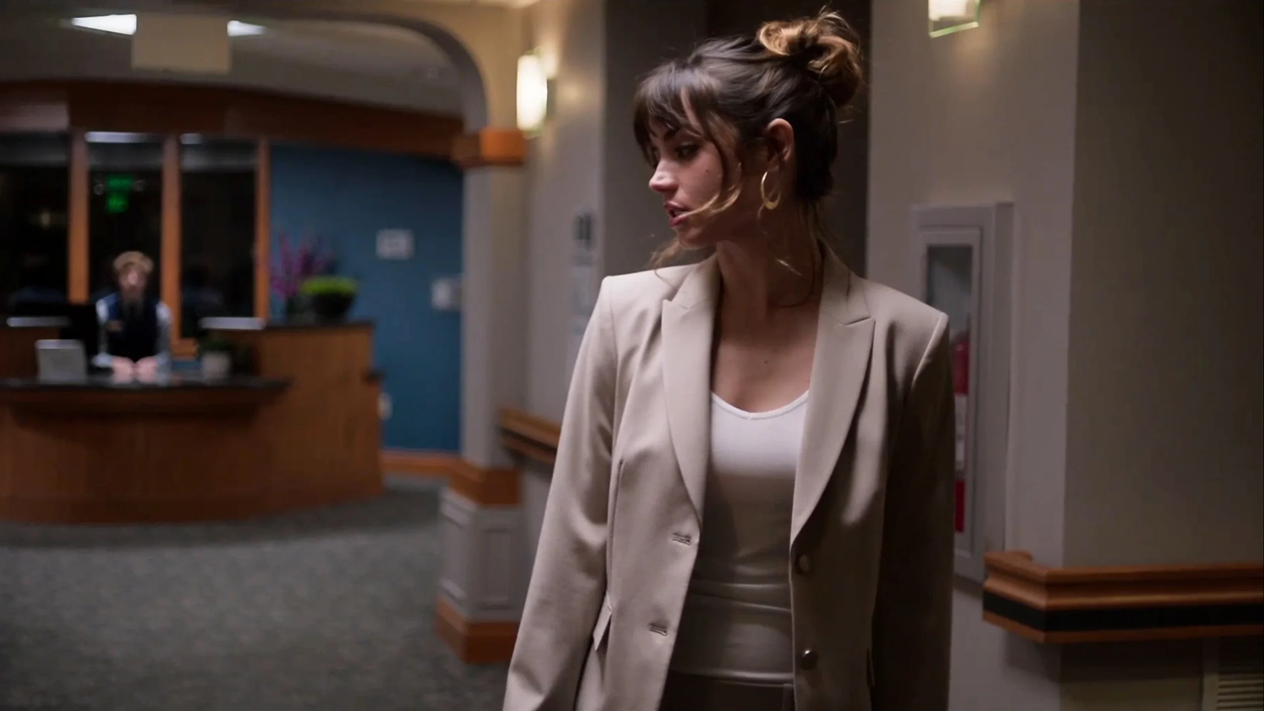 Gece Nöbeti - The Night Clerk (2020) 2020, Ana de Armas, Dram, Gerilim, Gizem, Helen Hunt, Jacque Gray, John Leguizamo, Johnathon Schaech, Michael Cristofer, Romantik, Suç, Tye Sheridan