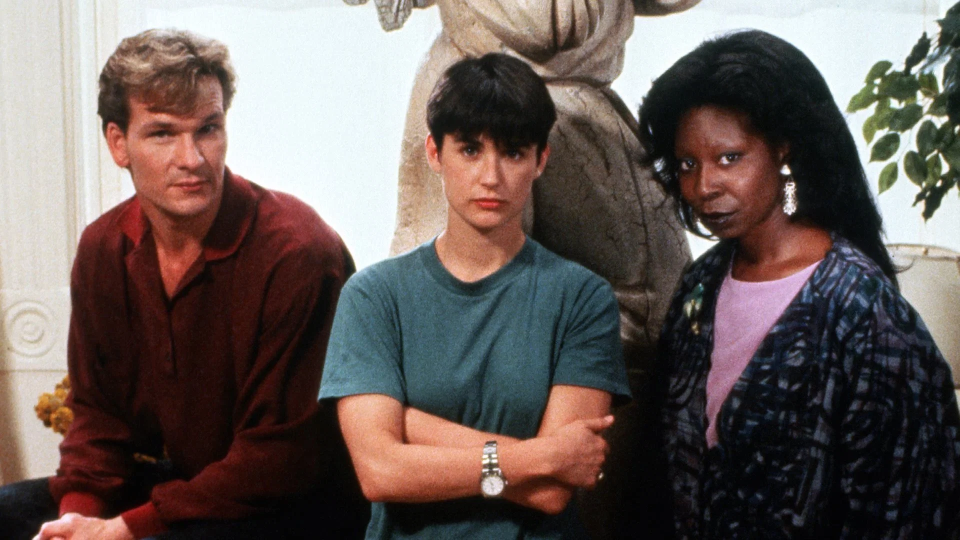 1990 yapımı film Hayalet - Ghost'un bilgileri, fragmanı ve diğer detayları içerikte yer alıyor.
