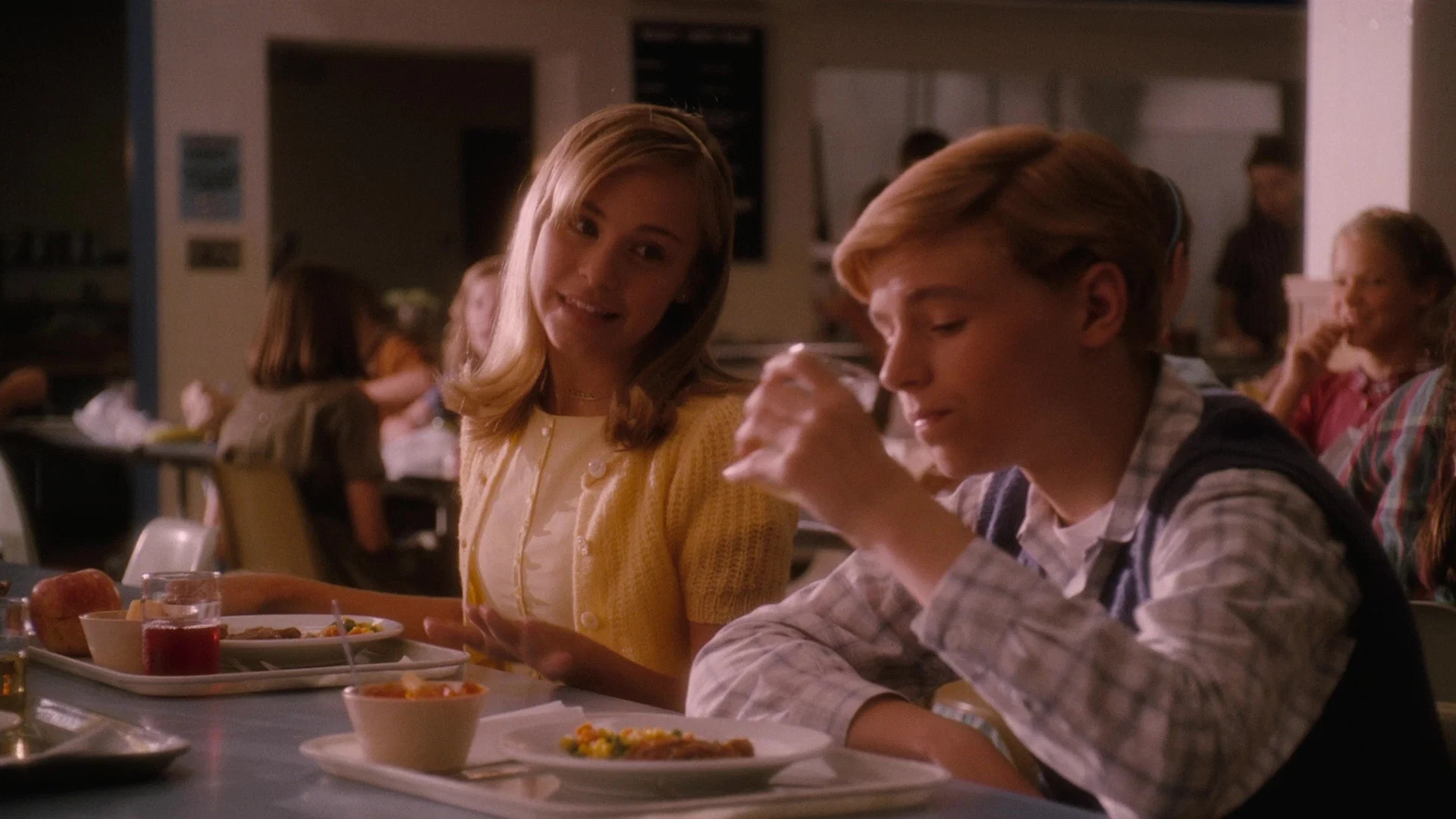 İlk Aşk - Flipped (2010) 2010, Andrew Scheinman, Anthony Edwards, Callan McAuliffe, Dram, John Mahoney, Madeline Carroll, Penelope Ann Miller, Rebecca De Mornay, Rob Reiner, Romantik, Wendelin Van Draanen