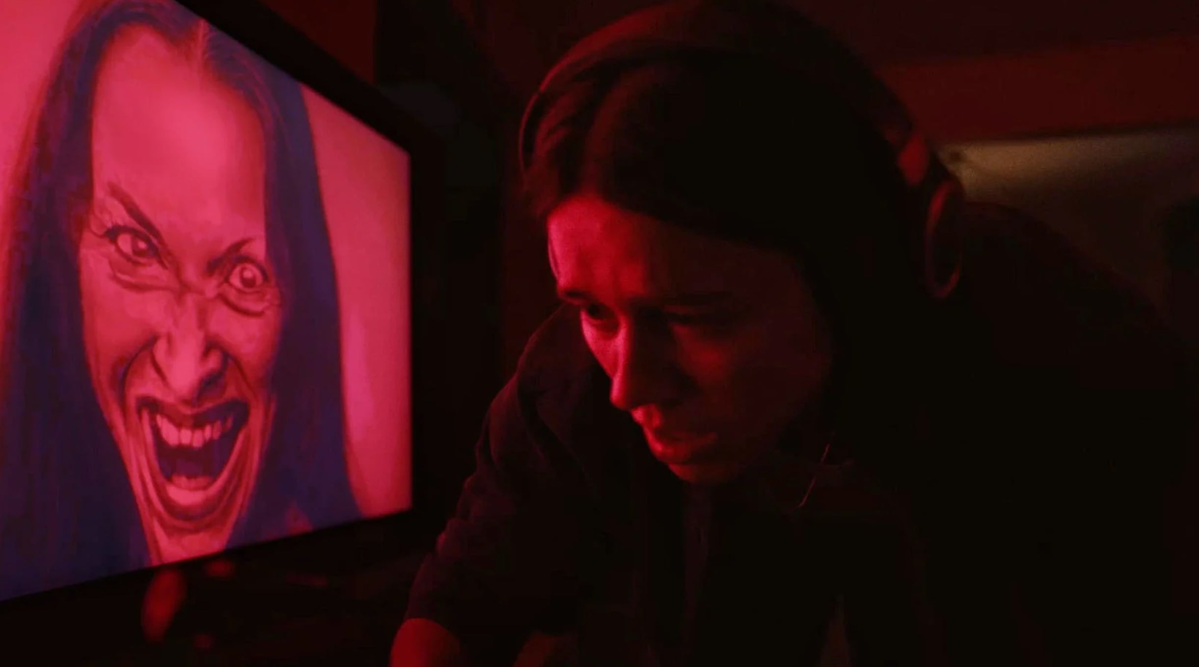 Undertone (2025) 2025, Adam DiMarco, Bilim Kurgu, Gerilim, Ian Tuason, Keana Lyn Bastidas, Korku, Michele Duquet, Nina Kiri