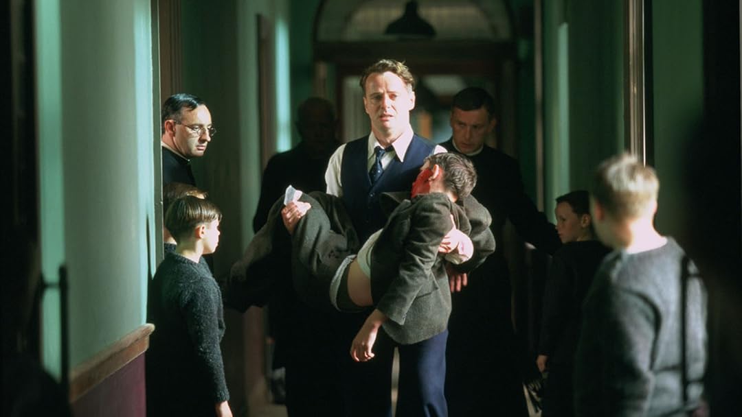 Yetim Çocuğa Türkü - Song For A Raggy Boy (2003) 2 2003 yapımı film Yetim Çocuğa Türkü - Song for a Raggy Boy'un bilgileri, fragmanı ve diğer detayları içerikte yer alıyor.