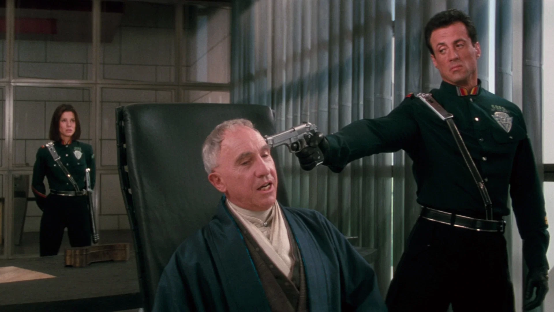 Cezalandırıcı - Demolition Man (1993) 1993, Aksiyon, Bilim Kurgu, Daniel Waters, Gerilim, Marco Brambilla, Nigel Hawthorne, Peter M. Lenkov, Robert Reneau, Sandra Bullock, Sylvester Stallone, Wesley Snipes