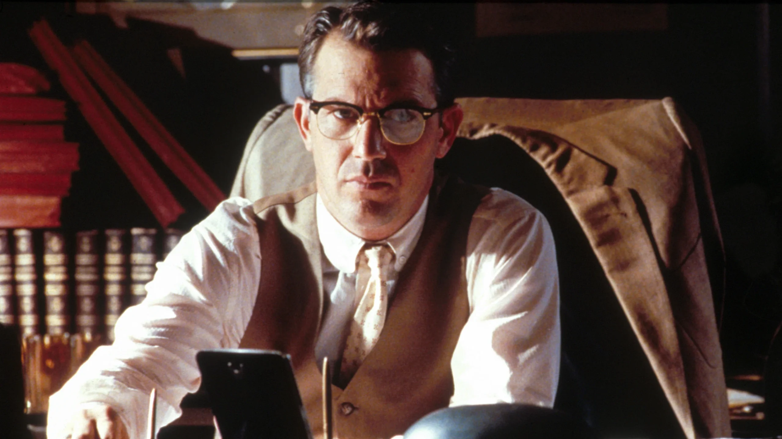 1991 yapımı film JFK'nin bilgileri, fragmanı ve diğer detayları içerikte yer alıyor.