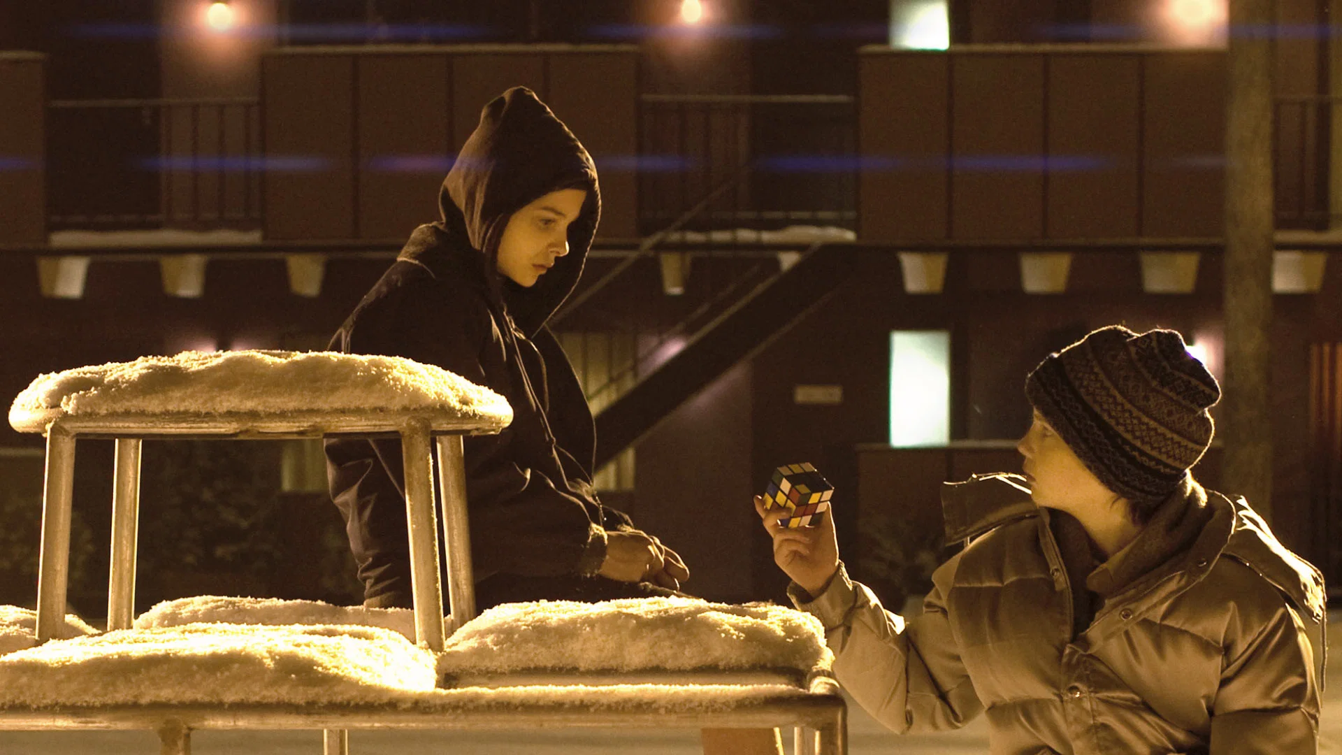 Kanıma Gir - Let Me In (2010) 3 Kanıma Gir - Let Me In (2010) 2010, Cara Buono, Chloe Grace Moretz, Dram, Elias Koteas, Fantastik, Gerilim, Gizem, John Ajvide Lindqvist, Kodi Smit-McPhee, Korku, Matt Reeves, Richard Jenkins, Sasha Barrese