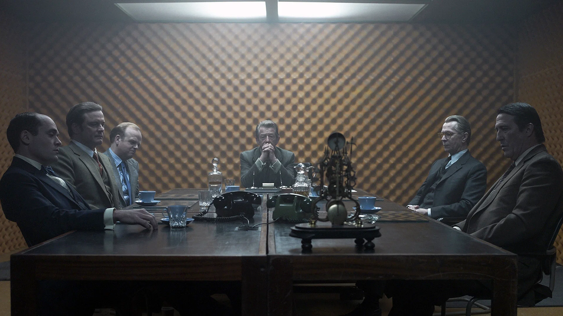 Köstebek - Tinker Tailor Soldier Spy (2011) 5 Köstebek - Tinker Tailor Soldier Spy (2011) 2011, Bridget O'Connor, Colin Firth, Dram, Gary Oldman, Gerilim, Gizem, john Ie Carre, Mark Strong, Peter Straughan, Tom Hardy, Tomas Alfredson