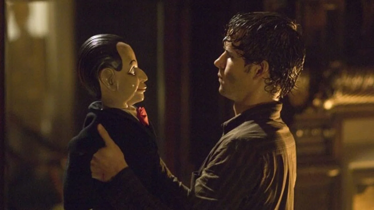 Ölüm Sessizliği - Dead Silence (2007) 2 2007 yapımı film Ölüm Sessizliği - Dead Silence'nin bilgileri, fragmanı ve diğer detayları içerikte yer alıyor.