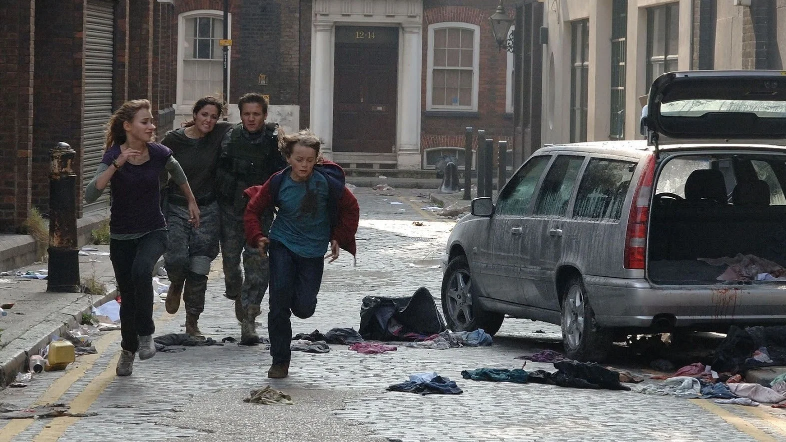 28 Hafta Sonra - 28 Weeks Later (2007) 5 28 Hafta Sonra - 28 Weeks Later (2007) 2007, Bilim Kurgu, Catherine McCormack, Enrique Lopez Lavigne, Harold Perrineau, Idris Elba, Jeremy Renner, Juan Carlos Fresnadillo, Korku, Robert Carlyle, Rose Byrne, Rowan Joffe