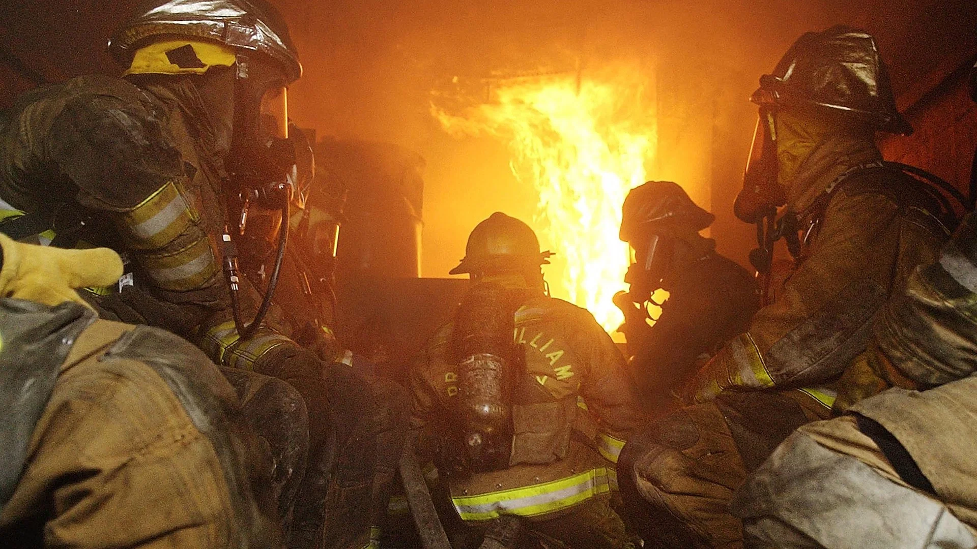 Alev Kapanı - Backdraft (1991) 1991, Aksiyon, Donald Sutherland, Dram, Gerilim, Gizem, Gregory Widen, Kurt Russell, Robert De Niro, Ron Howard, William Baldwin