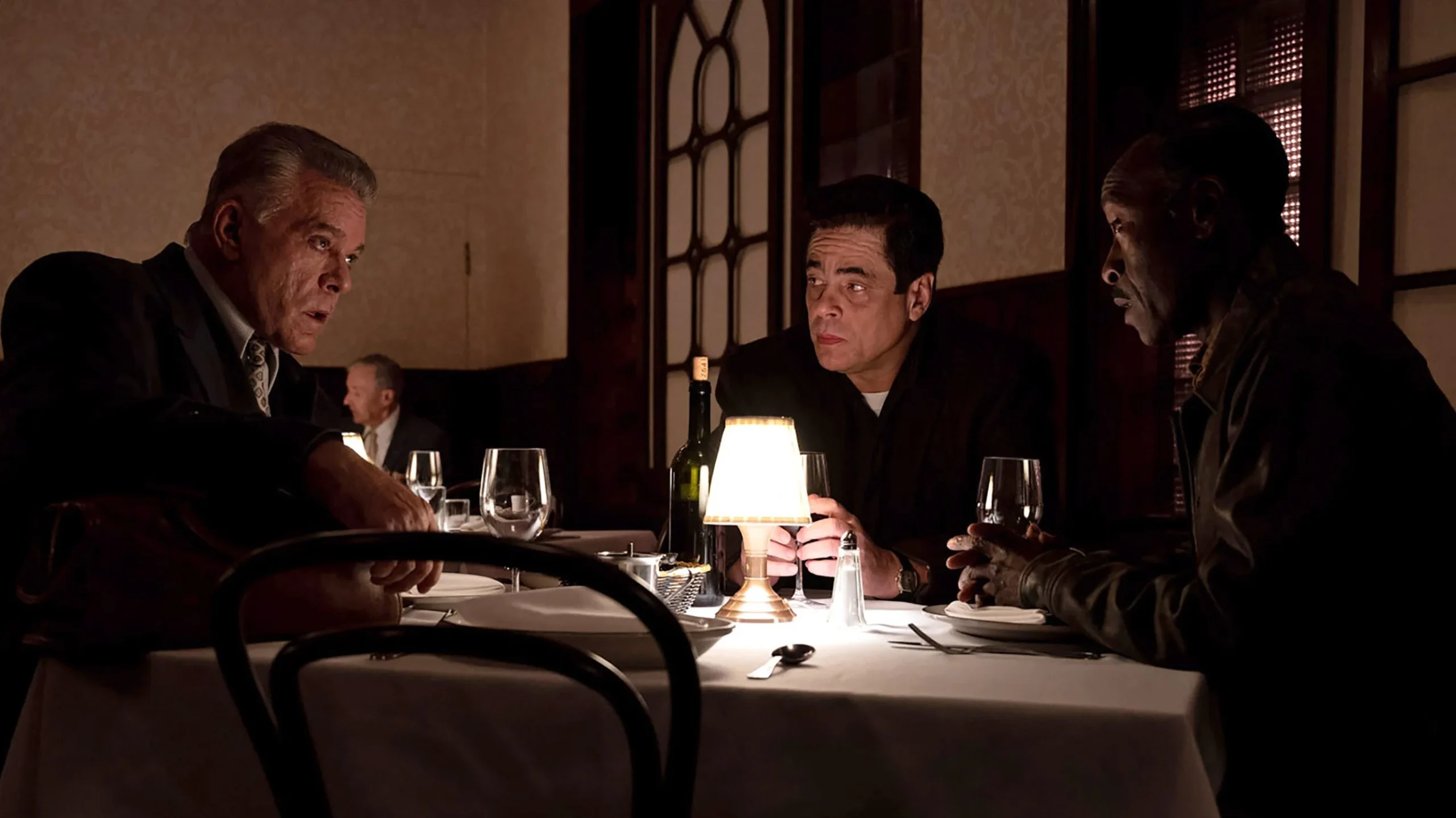 Beklenmedik Hamle 2021, Amerika Birleşik Devletleri, Benicio Del Toro, Brendan Fraser, David Harbour, Don Cheadle, Ed Solomon, Gerilim, İngilizce, Jon Hamm, Matt Damon, Noah Jupe, Ray Liotta, Steven Soderbergh, Suç