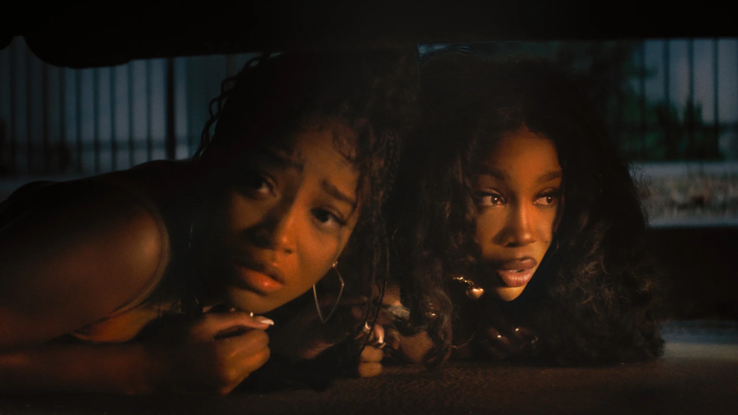 Saate Karşı 3 Saate Karşı 2025, Amerika Birleşik Devletleri, Aziza Scott, Gabrielle Dennis, İngilizce, Joshua David Neal, Katt Williams, Keke Palmer, Komedi, Lawrence Lamont, Maude Apatow, Netflix, Patrick Cage, Syreeta Singleton, SZA