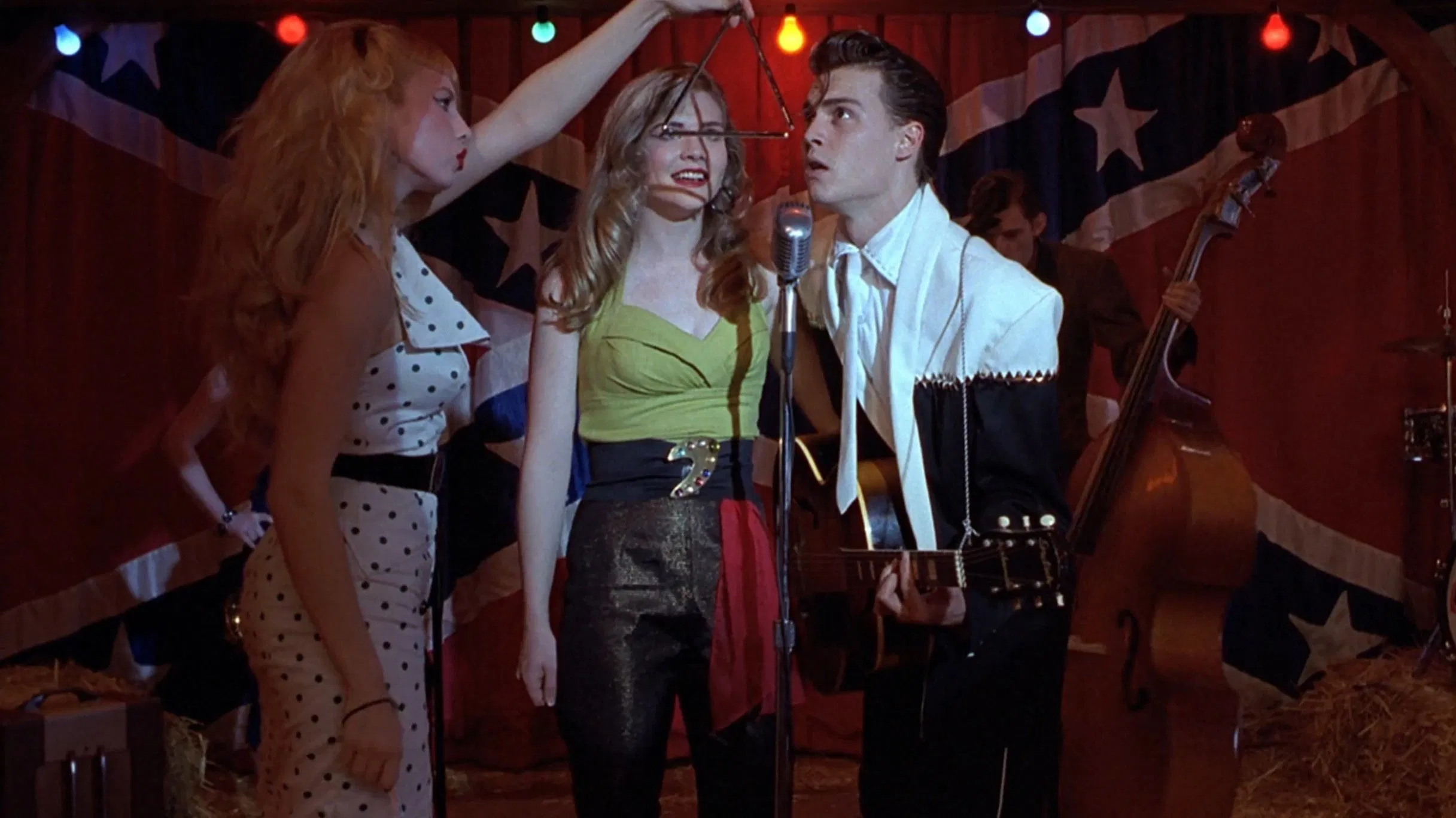 Sulu Göz 1990, Amerika Birleşik Devletleri, Amy Locane, Iggy Pop, İngilizce, John Waters, Johnny Depp, Komedi, Polly Bergen, Ricki Lake, Romantik, Stephen Mailer, Susan Tyrrell, Willem Dafoe