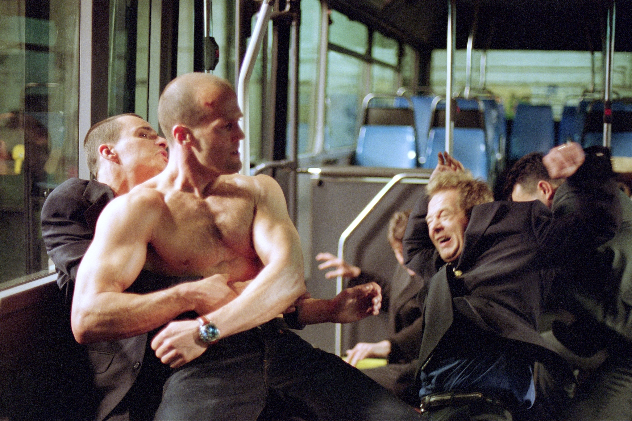 Taşıyıcı 2002, Aksiyon, Amerika Birleşik Devletleri, Çince, Cyril Raffaelli, Doug Rand, François Berleand, Fransa, Fransızca, Gerilim, İngilizce, Jason Statham, Louis Leterrier, Luc Besson, Matt Schulze, Ric Young, Shu Qi, Suç, 元奎